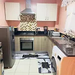 Cozy Home Near Wilson Airport & Giraffe Center