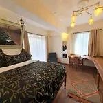 Woodmere Grand Hotel