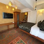 Woodmere Grand Hotel