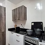 Luxury 2 Bed Near Airport And Sgr