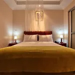Sakinas Luxury Suites