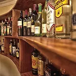 Sakinas Luxury Suites