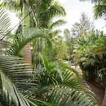 Lovely One Bedroom Apartment,Swimming Pool, Gym, Workspace