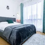 Chic 2Br City Apartment