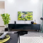 Chic 2Br City Apartment