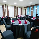 West Wood Hotel