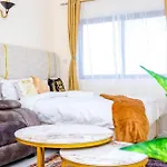 Studio Apartment Near Airport Train Station
