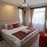 Hendred Place, Valley Arcade, Lavington