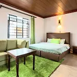 Spacious Penthouse Rooftop Studio With King Bed