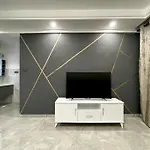 Stylish 1Br Apt With A View