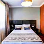 Nelson\'S Court Serviced Apartments