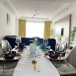 Kingsley Manor Perry Suites