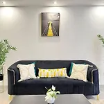 Kingsley Manor Perry Suites