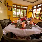 Meltonia Luxury Suites