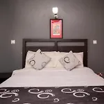 Meltonia Luxury Suites