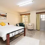 Oloiplai Studio Westlands 4B