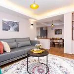 2Bedroom With A Pool And Gym At Westlands
