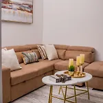 Cosy & Central 1 Bedroom Apartment In Riverside With Gym And Amazing Views