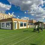 Exquisite Condo With Free Parking Gym And Pool
