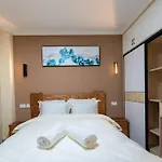 Exquisite 1Bed With Free Parking Gym And Pool
