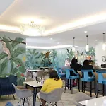 Yaya Hotel & Apartments
