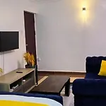 Cozy Apt Near Un & 2 Rivers Mall