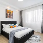 Airy Apartment With Gym, Stunning View At Riverside
