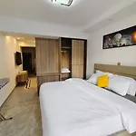 Cosy Condos, Lavington