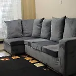 Convenient Cozy Spot Near Airport