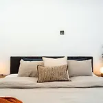 Modern 2-Bed Apartment With Pool ,Yaya Centre