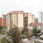 1 Bed And Exta Bedroom At Kilimani Yaya Centre-Nairobi