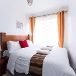 Blissful And Comfy 1 Bedroom Apartment With Pool ,Netflix And Gym