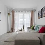 Stylish And Spacious 1Bedroom Apartment With King Bed In Prime Location