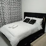 Royal Tranquil One Bedroom In Kilimani