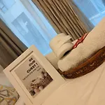 Leigh Suites