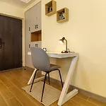 Golden Horizon Two Bedroom Apartment With Heated Pool And Amazing City Views And Well Equipped Gym