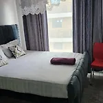 Pazoori Furnished Studio And 1 Bedroom