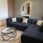 Ivan\'S Palace Umoja