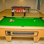 65-Inch Tv, Westlands Apt, Rooftop Pool, Gym, Bbq