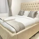 !!New!! Kilimani Apt Near Yaya Centre, Malls, Hotels -Gym, Gazebo, Play Ground