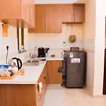 Executive Studio 6