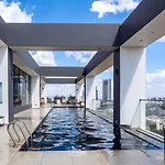 Escada Apartments -501