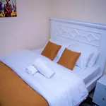 Gany Paradise - Comfy 1-Bedroom Apartment With Parking And Netflix