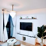 Cozy Nest 1Bedroom Tatu City