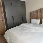 Spacious 1Bedroom Near Junction Mall