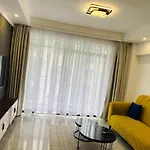 1 Bedroom Flat With Private Balcony, Netflix, Washing Machine & Gym In Kilimani
