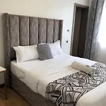 Serene Two Bedroom At Vesta Garden Apartments