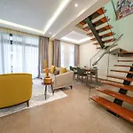 Elsie Ridge Apartments By Trianum
