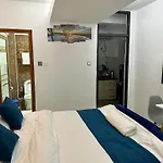 Cozy Furnished Studio
