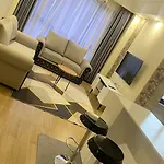 Elegant Executive One Bedroom Apartment With Heated Swimming Pool,Fully Equipped Gym With Breathtaking City Views